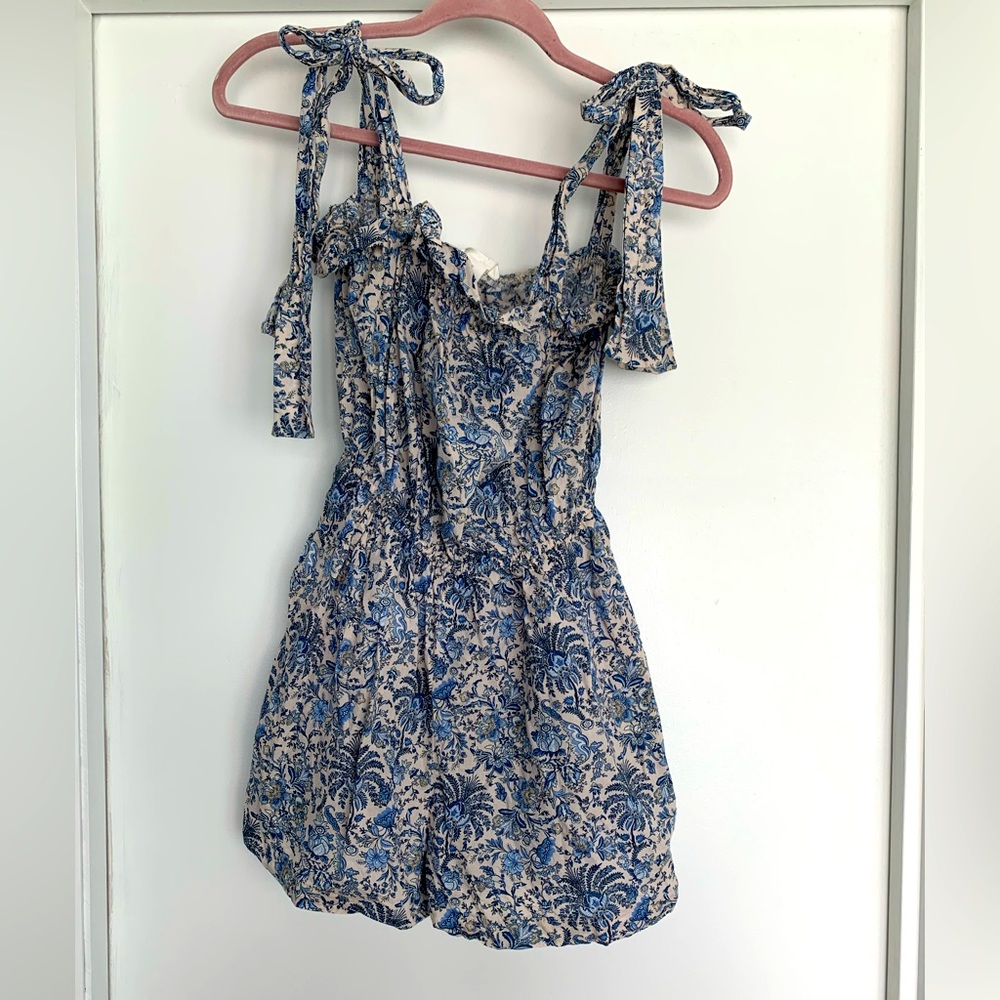 H&M paisley blue white romper tie straps sleeveless pockets 100% cotton  sz 2